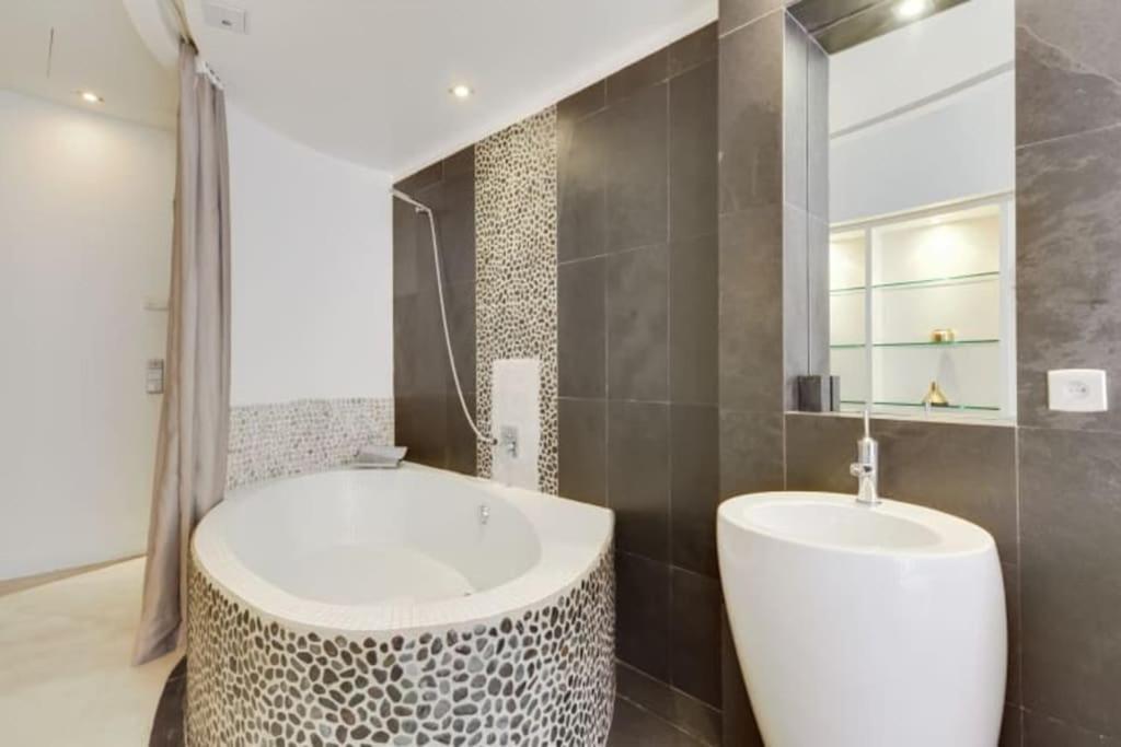Magnifique Appartement Parisien - Marais Bagian luar foto